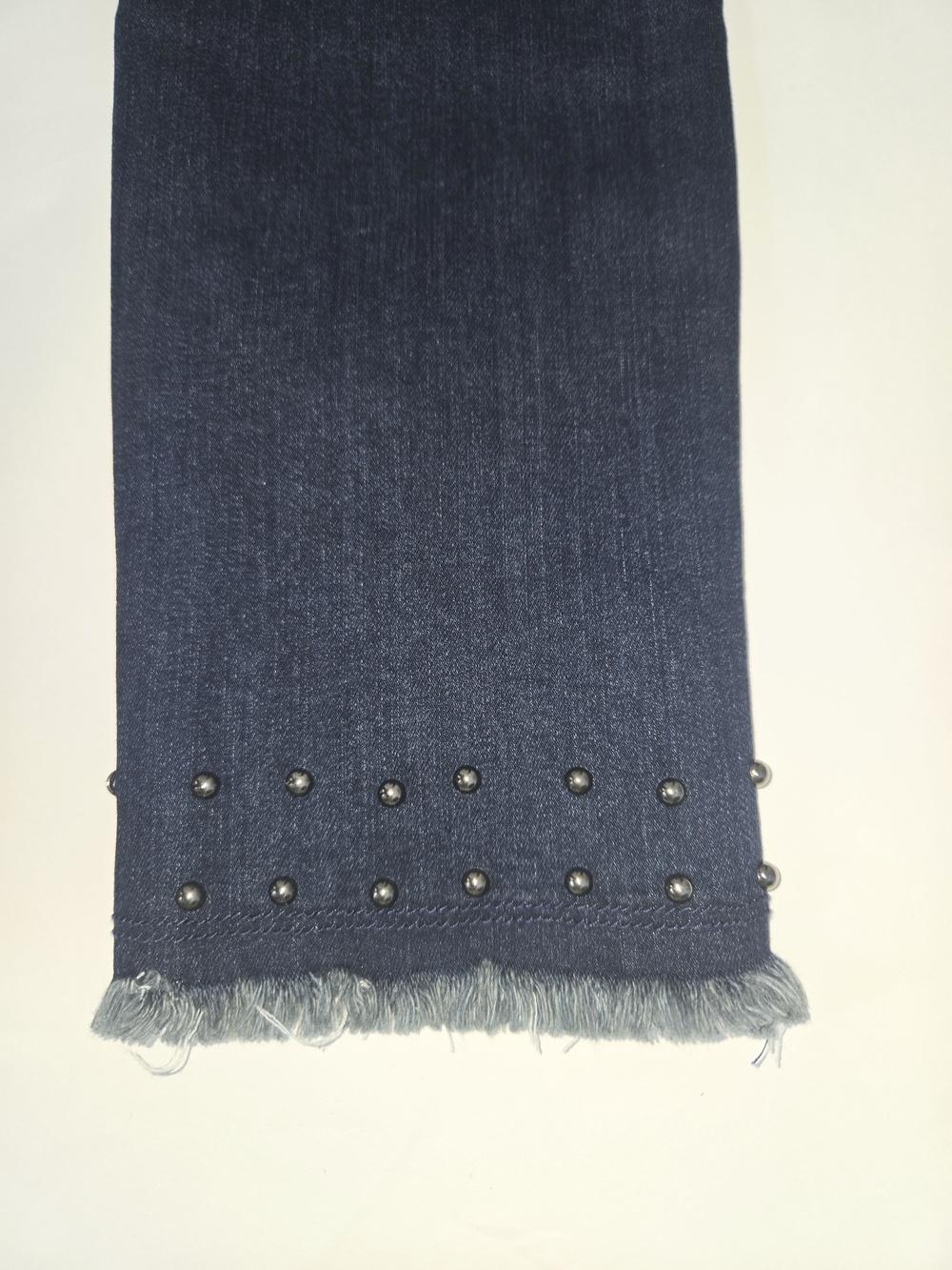 CHARLIE B Dark Wash Studded Frayed Hem Women's Jeans Size 2 NWT - Picture 4 of 10